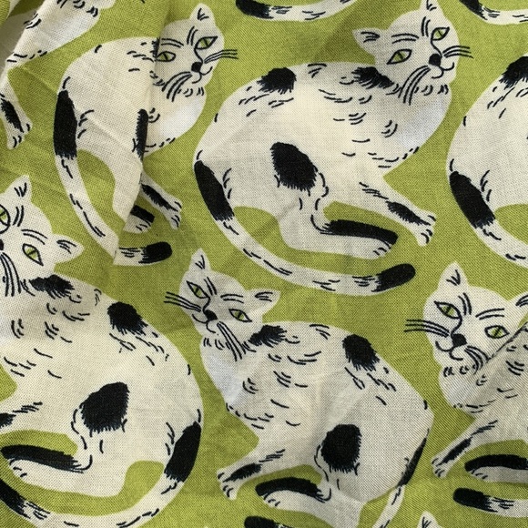 📌 ( Sold ) Anthropologie 16 of 52 conversations Cat Print Top - Picture 3 of 6
